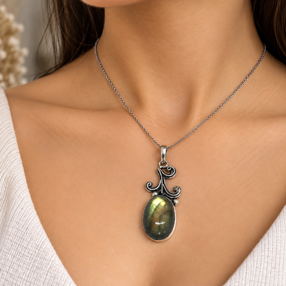 Labradorite Oval Pendant Vintage Silver Tone Boho Jewelry PEN245-SLV-NLBD01