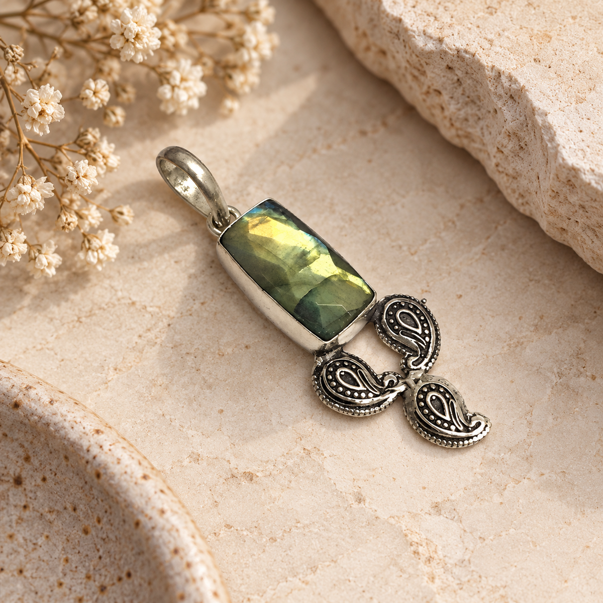 Labradorite Pendant Green Gemstone Paisley Boho Silver Jewelry PEN248-SLV-NLBD01