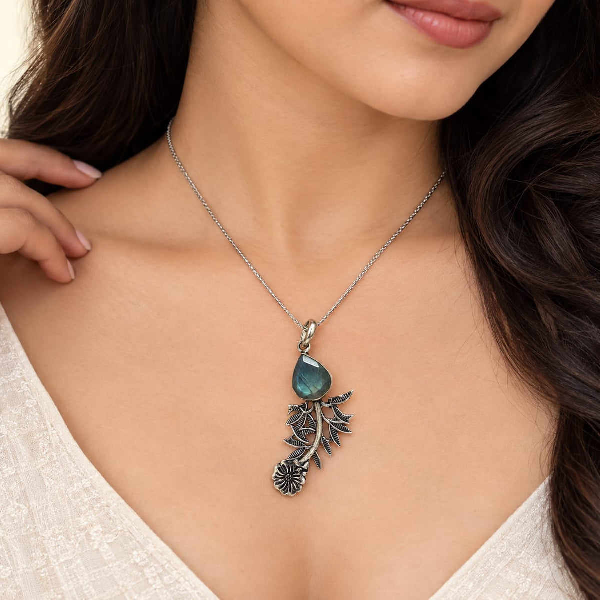 Labradorite Leaf Pendant, Floral Silver Boho Statement Jewelry PEN296-SLV-NLBD01