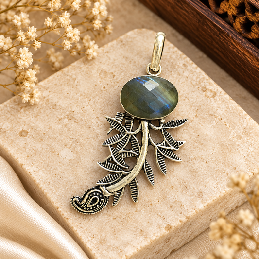 Labradorite Leaf Pendant, Boho Botanical Silver Statement Jewelry PEN299-SLV-NLBD01a
