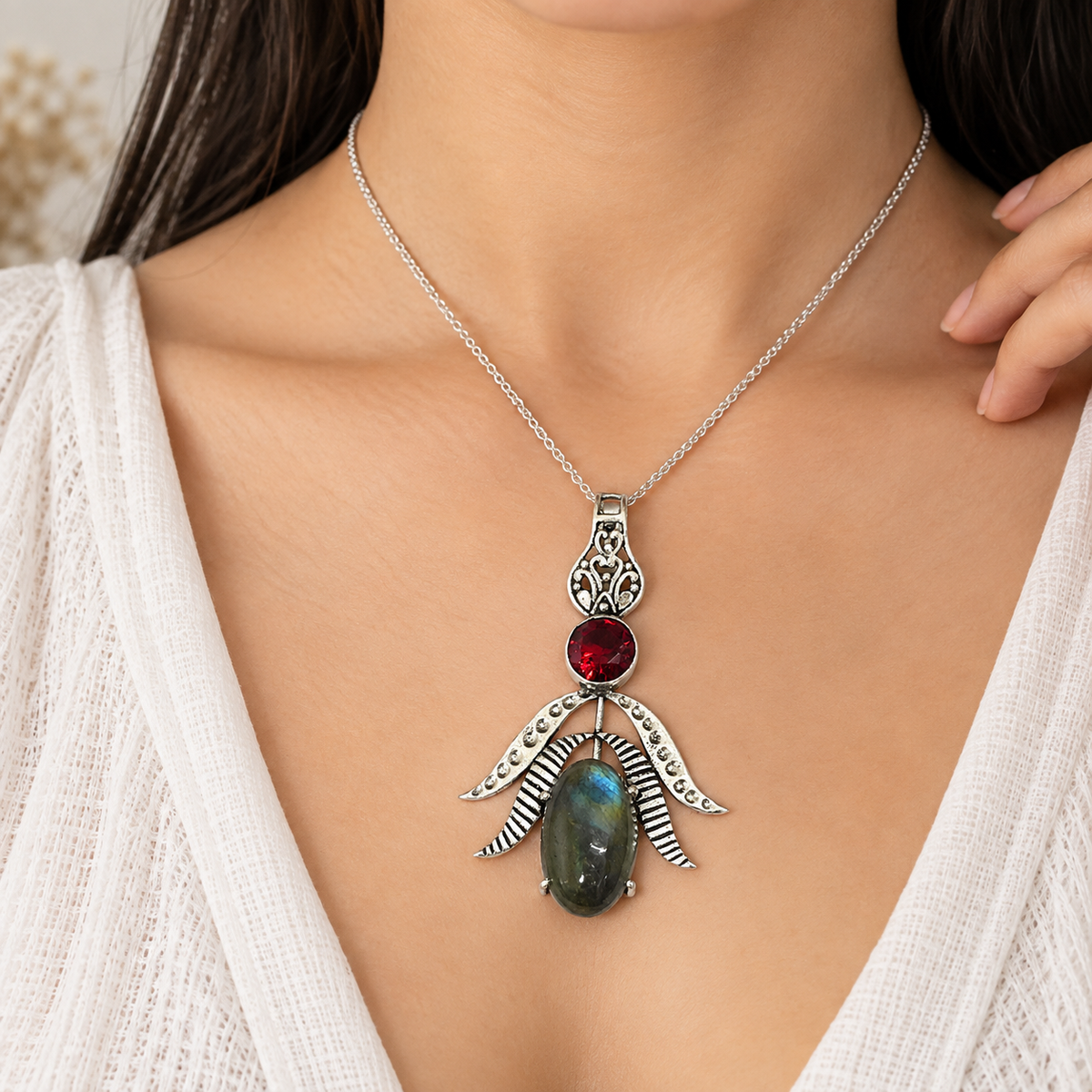 Labradorite Garnet Pendant Silver Leaf Boho Gemstone Jewelry PEN333-SLV-LGR-NLBD02