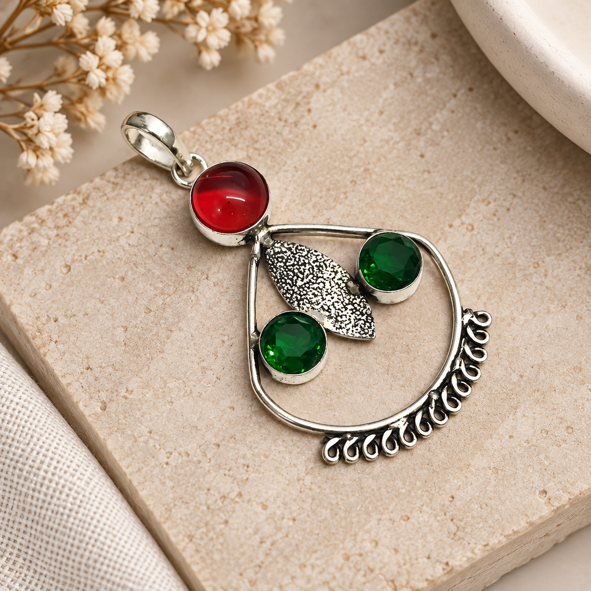 Red Green Gemstone Leaf Pendant Boho Silver Tone Jewelry PEN355-SLV-LGR-LCD03
