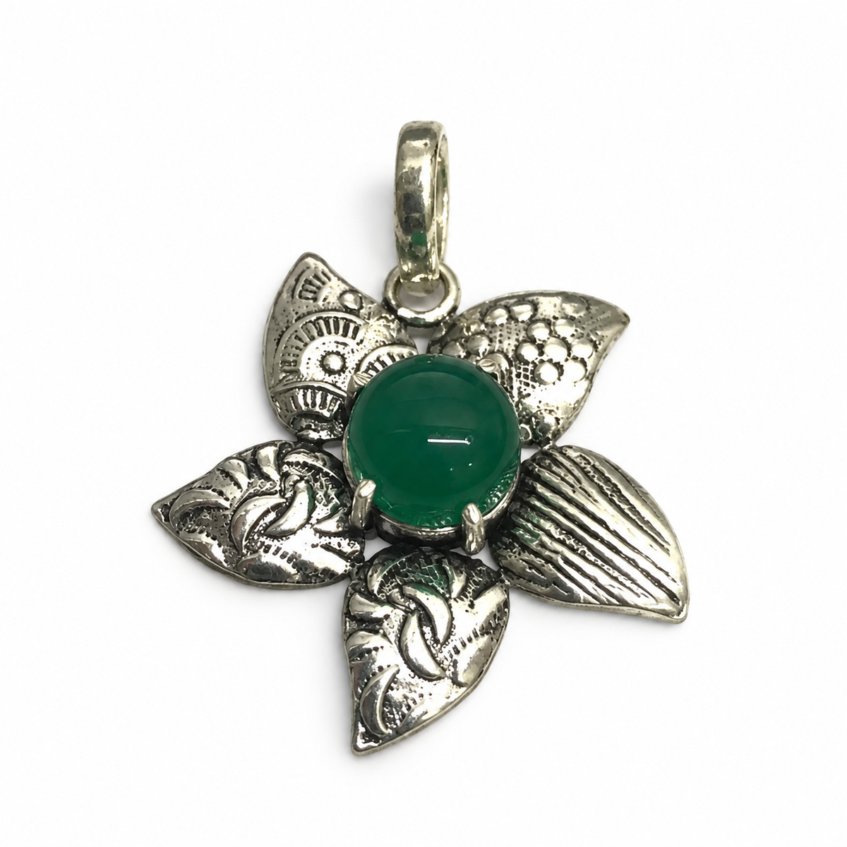 Green Onyx Gemstone Floral Pendant, Silver Tone Boho Jewelry PEN420-SLV-NGO01