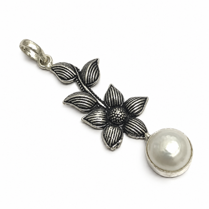 Pearl Flower Pendant, Silver Tone Floral Boho Jewelry PEN422-SLV-NPRL01