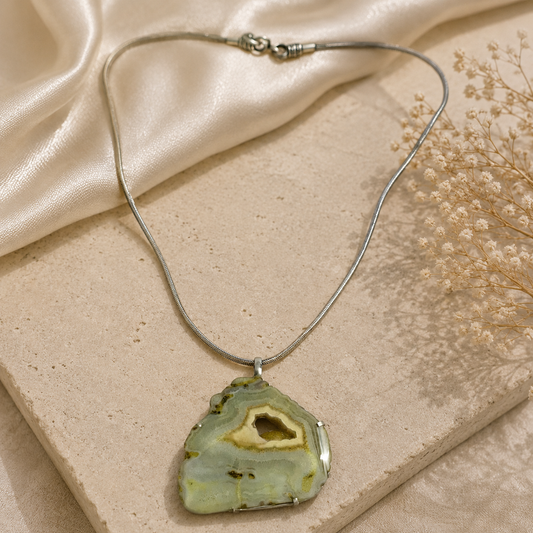Natural Agate Slice Pendant, Silver Tone Boho Statement Jewelry PEN44-SLV-NSAG01