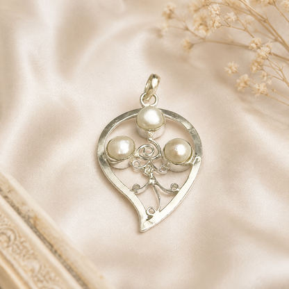 Pearl Heart Pendant Classic Bridal Elegant Statement Jewelry Gift PEN50-SLV-NPRL03