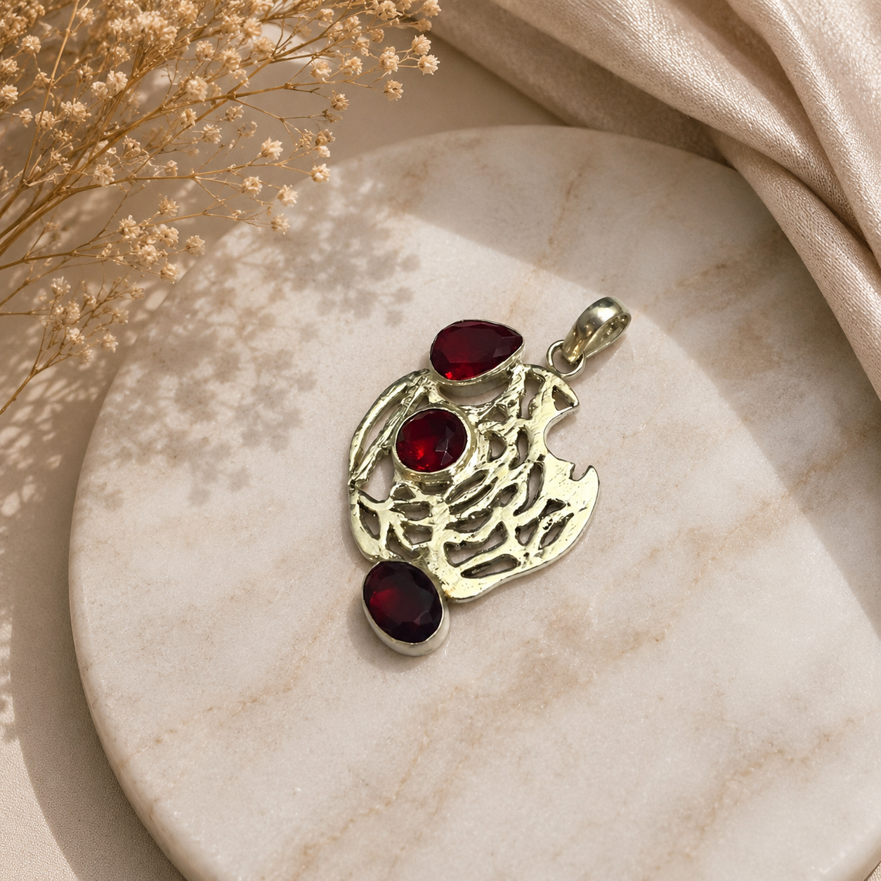 Lab Grown Garnet Red Teardrop Pendant Silver Tone Jewelry Gift PEN58-SLV-LGR03