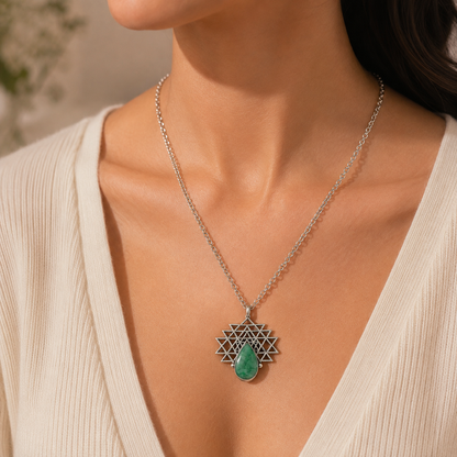 Emrald Gemstone Sri Yantra Pendant Sacred Geometry Boho Jewelry Gift PEN59-SLV-LEMD01