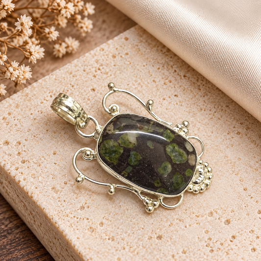 Natural Green Jasper Pendant, Ornate Silver Tone Jewelry PEN592-SLV-NJR01