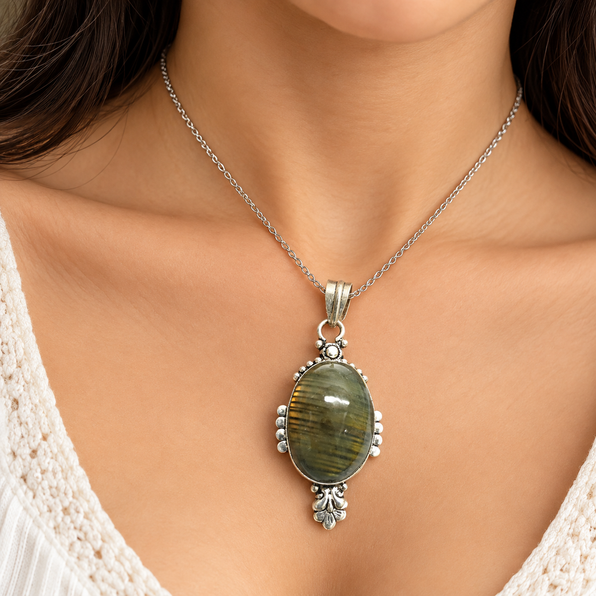 Labradorite Pendant, Oval Gemstone Antique Silver Jewelry PEN598-SLV-NLBD01