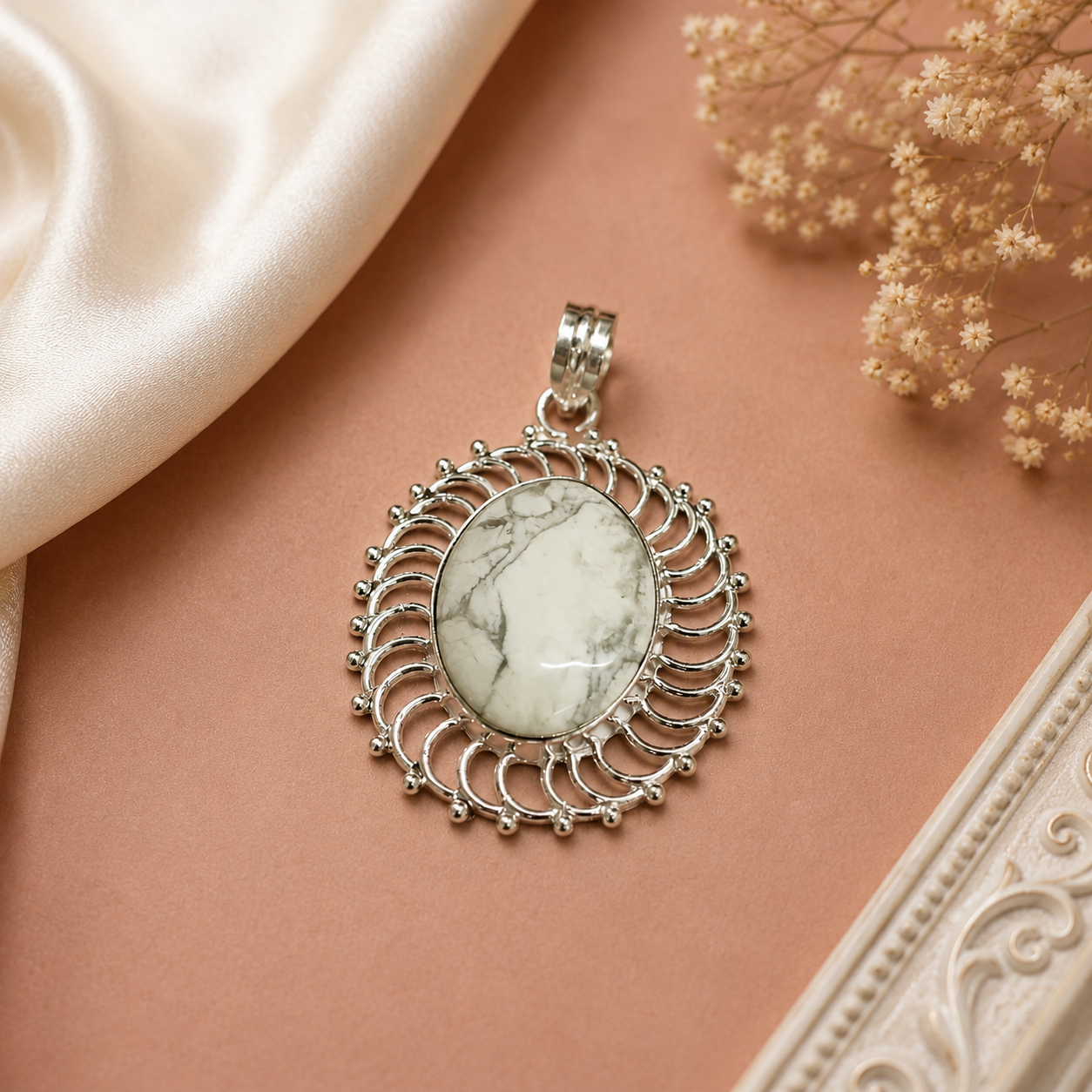 Natural Howlite Oval Pendant, Silver Tone Boho Statement Necklace Gift PEN61-SLV-NHWT01