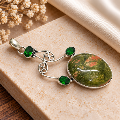 Green Unakite Gemstone Pendant in Silver Tone Artistic Style PEN612-SLV-NRUN-LQUA04