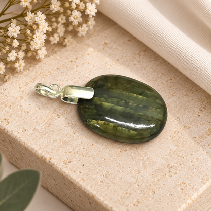 Green Labradorite Pendant, Oval Stone Silver Tone Jewelry PEN685-SLV-NLBD01