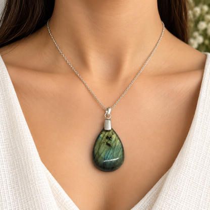 Green Labradorite Teardrop Pendant, Vintage Boho Jewelry PEN702-SLV-NLBD01