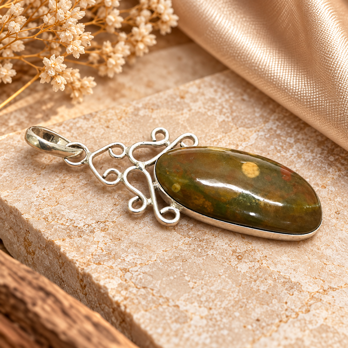 Bloodstone Pendant, Green Jasper Vintage Boho Gemstone Jewelry PEN705-SLV-NBST01