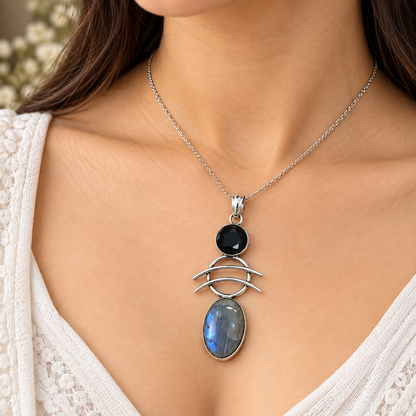 Labradorite Onyx Pendant, Blue Flash Vintage Boho Jewelry PEN706-SLV-LQUA-NLBD02