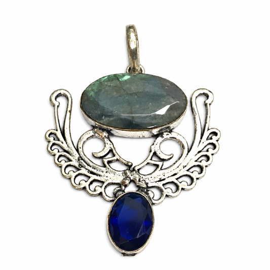Elegant Labradorite Blue Stone Pendant with Antique Design PEN731-SLV-NLBD-LTZ02