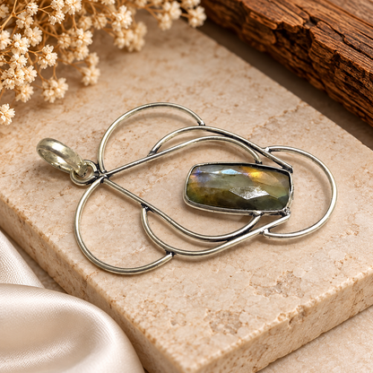 Wire Abstract Labradorite Silver-Tone Pendant PEN783-SLV-NLABD01