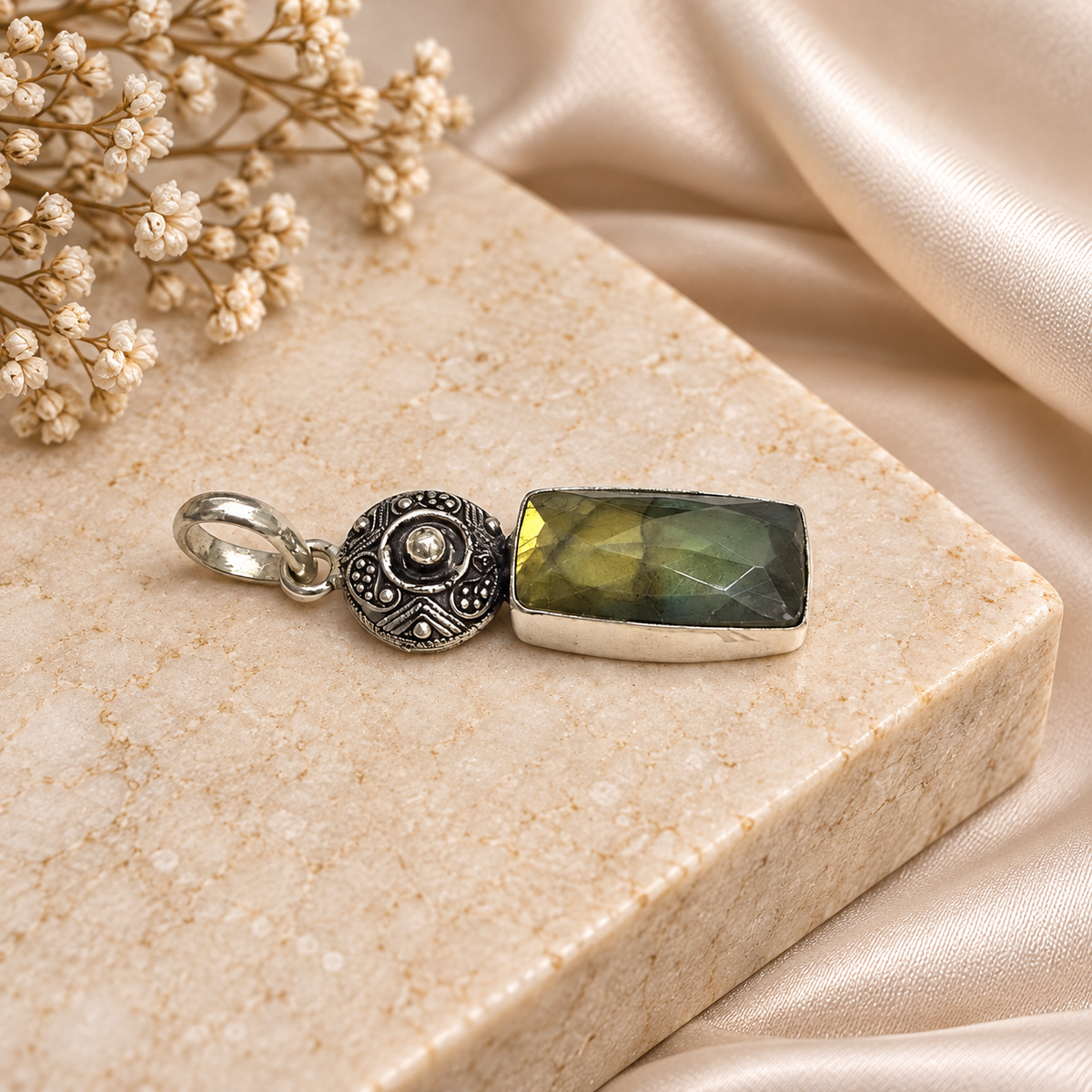 Labradorite Pendant | Antique Silver Tone Gemstone Jewelry PEN797-SLV-NLBD01