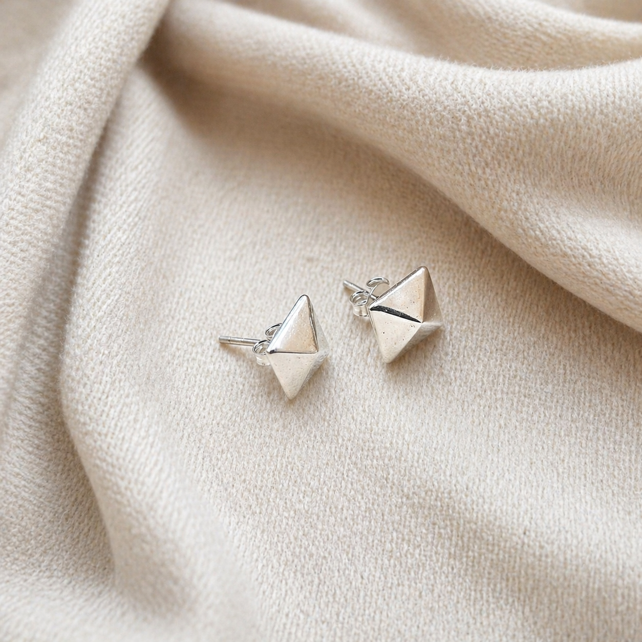 Sterling Silver 7mm Pyramid Stud Earrings|Minimalist Geometric Jewelry SEAR-883