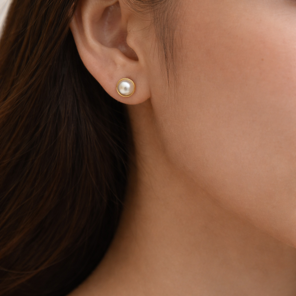 Minimal Pearl Stud Earrings for Women Elegant Everyday Jewelry ST12-GLD